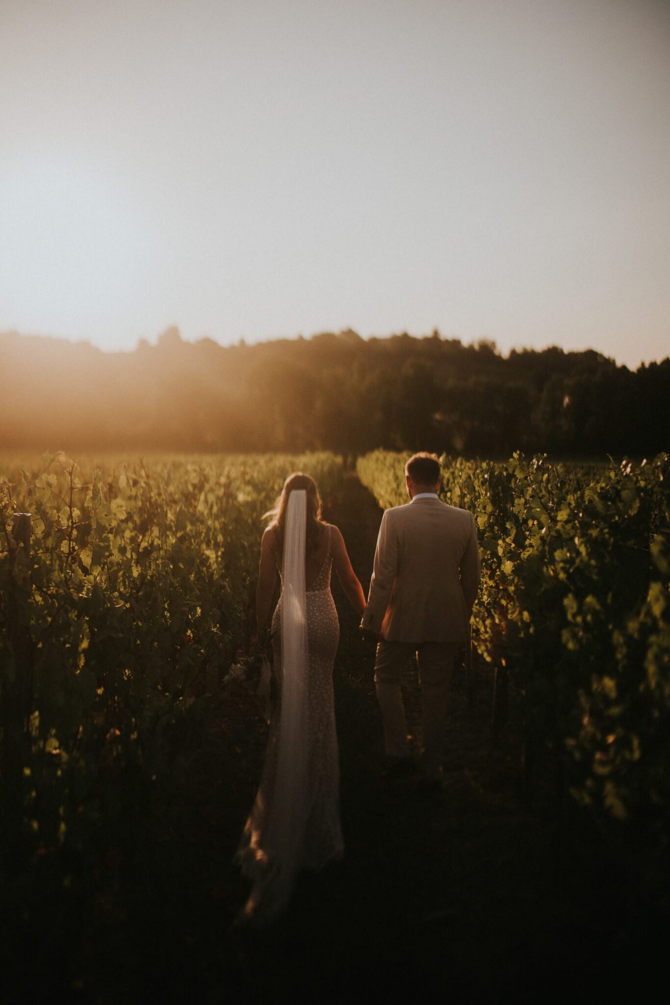 0384 - Emma & Alex 2022 - FP103387